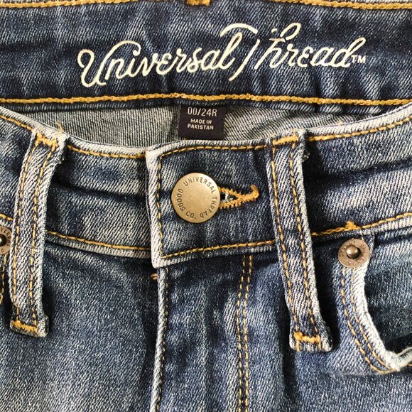Universal Thread Womens Sz 00/24R Blue High Rise Bermuda Distressed Denim Shorts - Picture 4 of 8